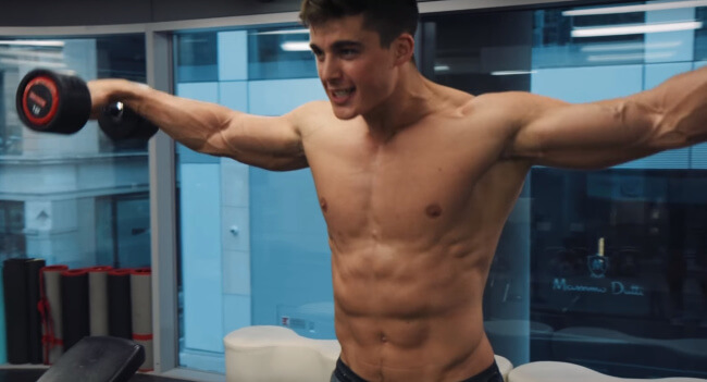 Pietro Boselli fait du nu pour "Fantasy"