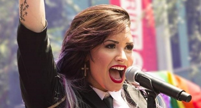 Pourquoi Demi Lovato est une icône LGBT ?