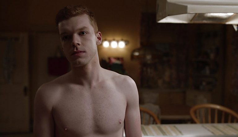 Les photos nu de Cameron Monaghan de «Shameless» au sauna  vous feront transpirer !